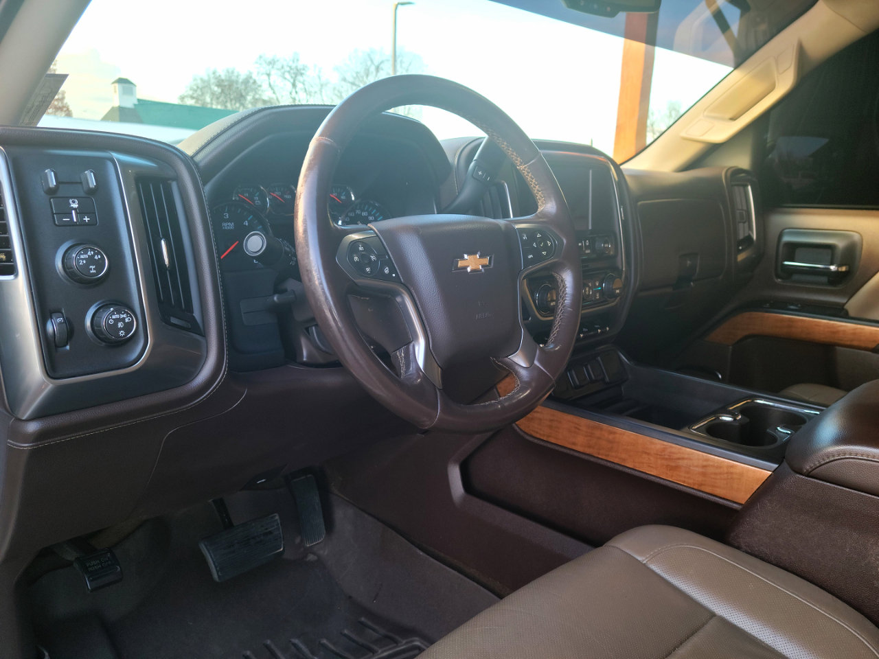 Used 2016 Chevrolet Silverado 1500 LTZ w/ LTZ Plus Package image 9
