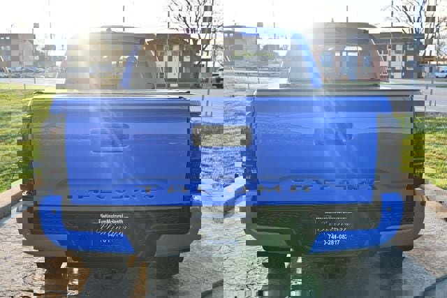 Used 2020 Toyota Tacoma TRD Sport w/ TRD Premium Sport Package image 6