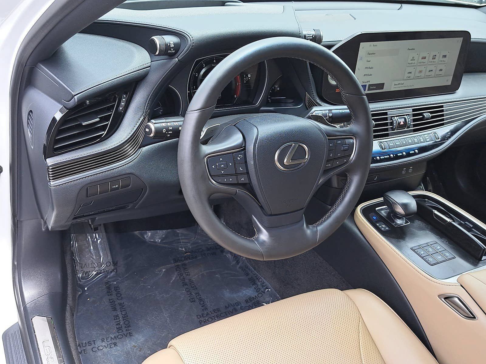 Used 2023 Lexus LS 500 w/ Accessory Package (Z1) RWD image 16