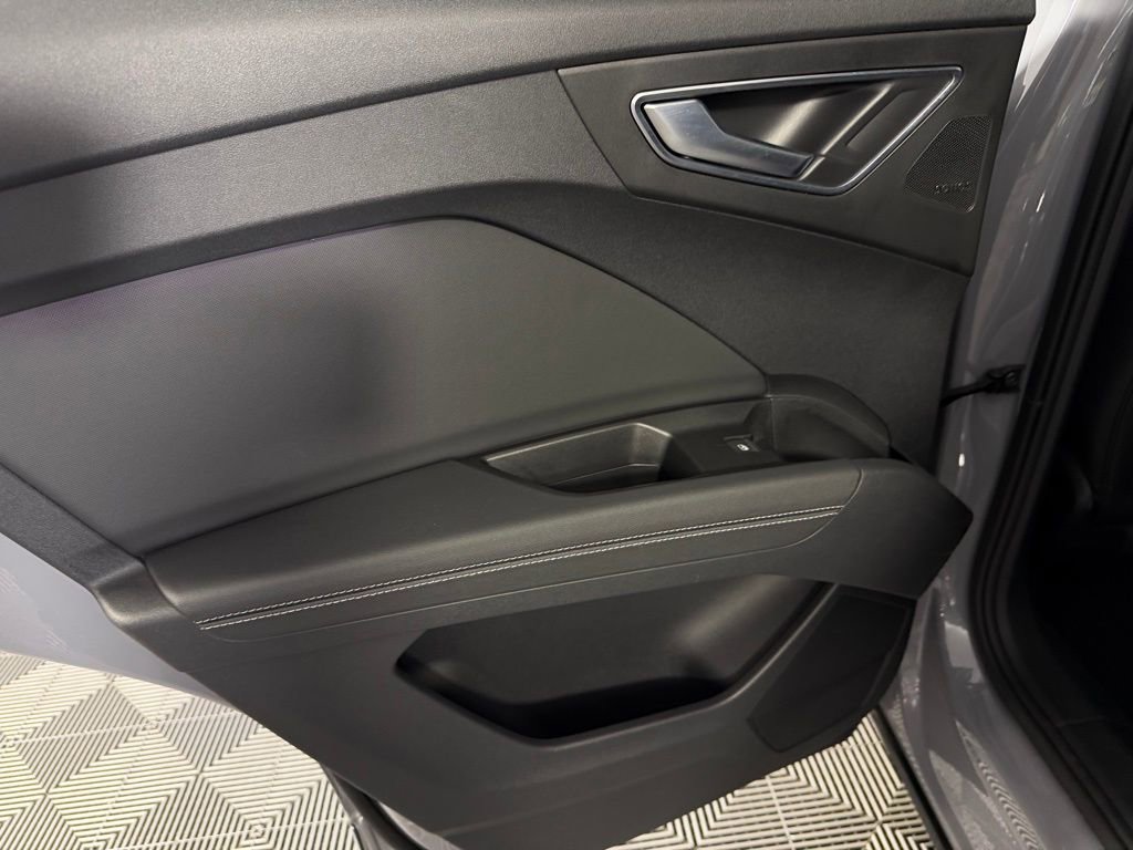 Used 2024 Audi Q4 e-tron Prestige AWD/4WD image 28