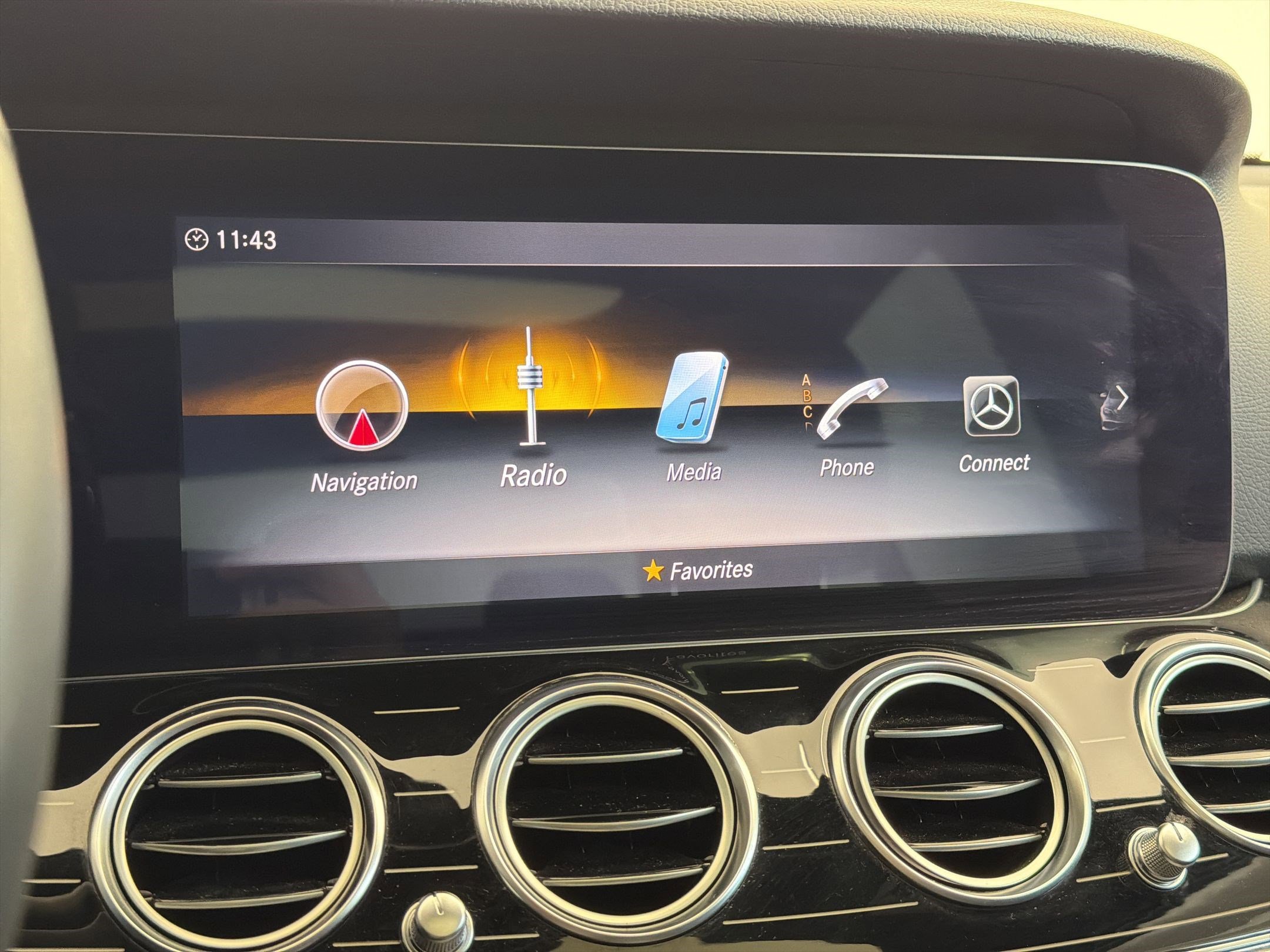 Used 2020 Mercedes-Benz E 350 4MATIC Sedan image 24