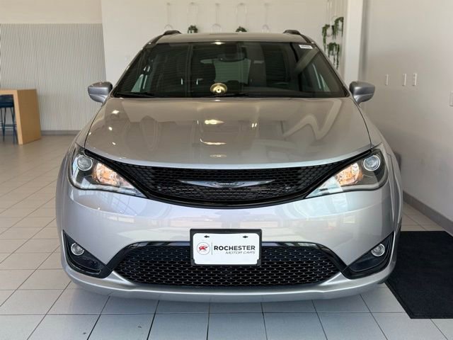 Used 2020 Chrysler Pacifica Touring w/ S Appearance Package image 30