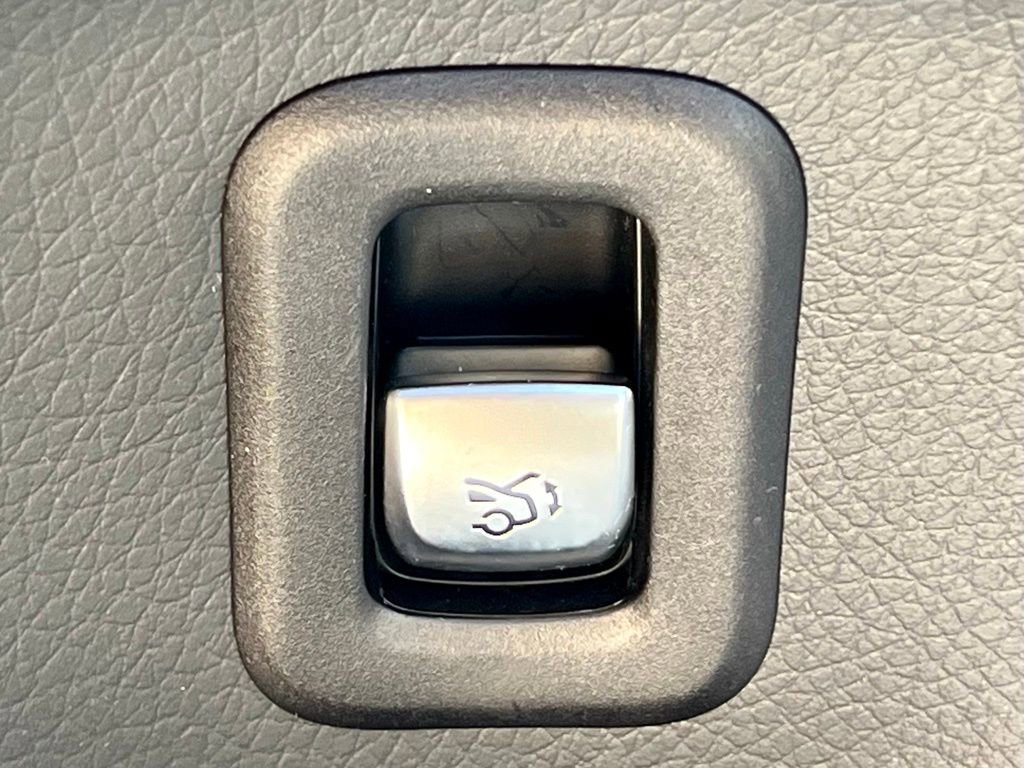 Certified 2021 Mercedes-Benz GLC 43 AMG 4MATIC image 34