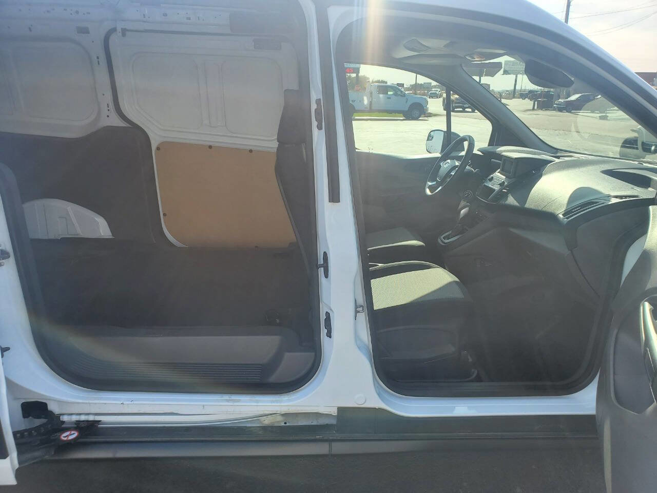 Used 2022 Ford Transit Connect XL image 10