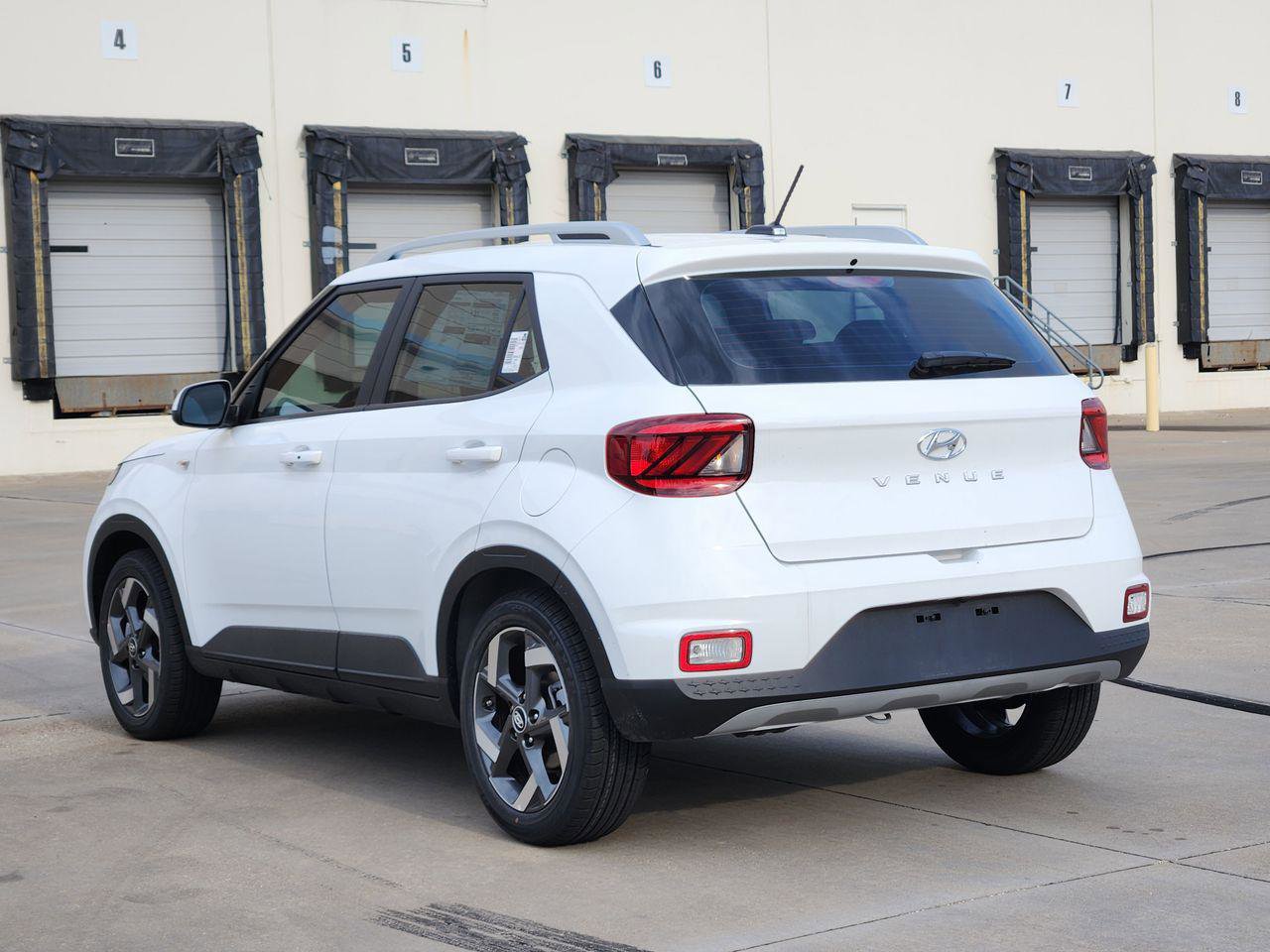 New 2026 Hyundai Venue SEL FWD image 3