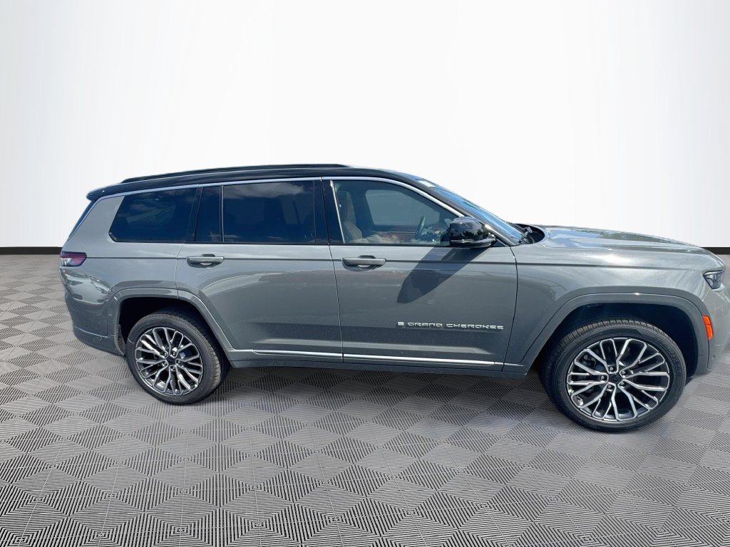 New 2027 Jeep Grand Cherokee L Summit AWD/4WD image 4