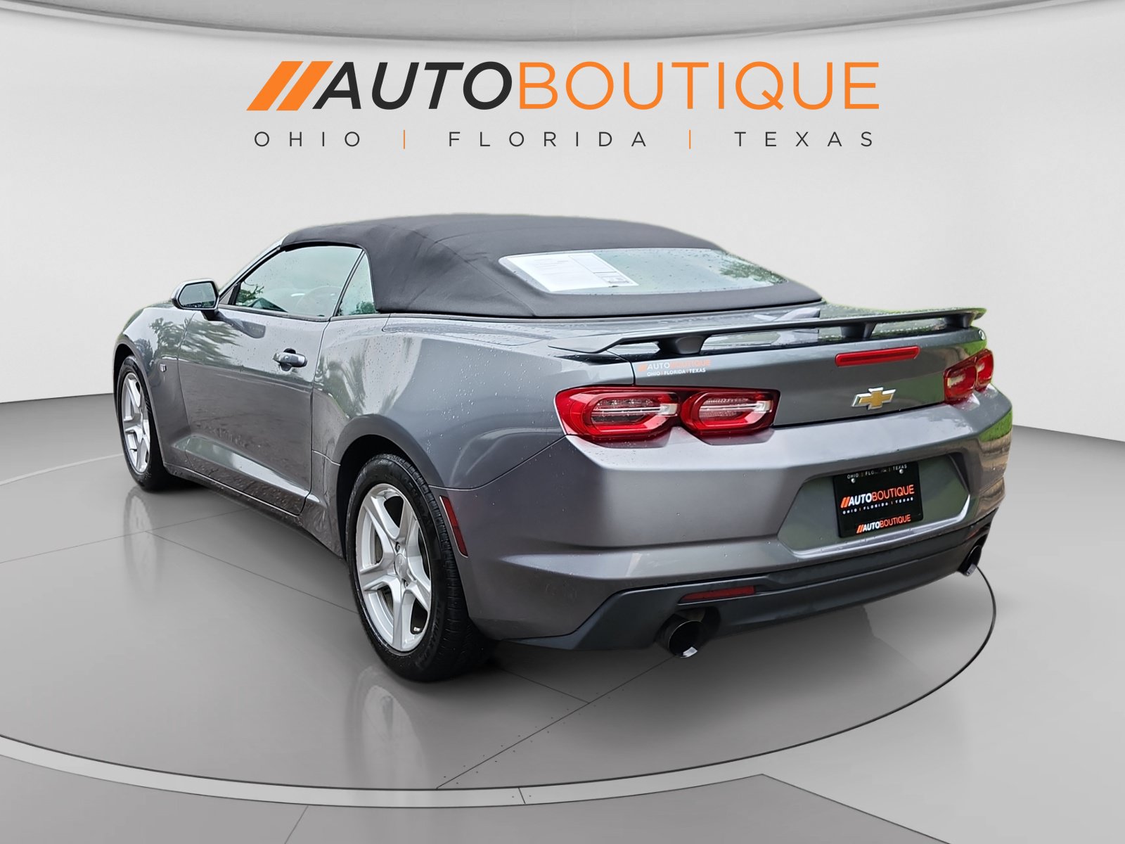 Used 2020 Chevrolet Camaro LT RWD image 3