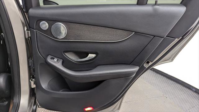 Used 2020 Mercedes-Benz GLC 300 4MATIC w/ Multimedia Package image 19