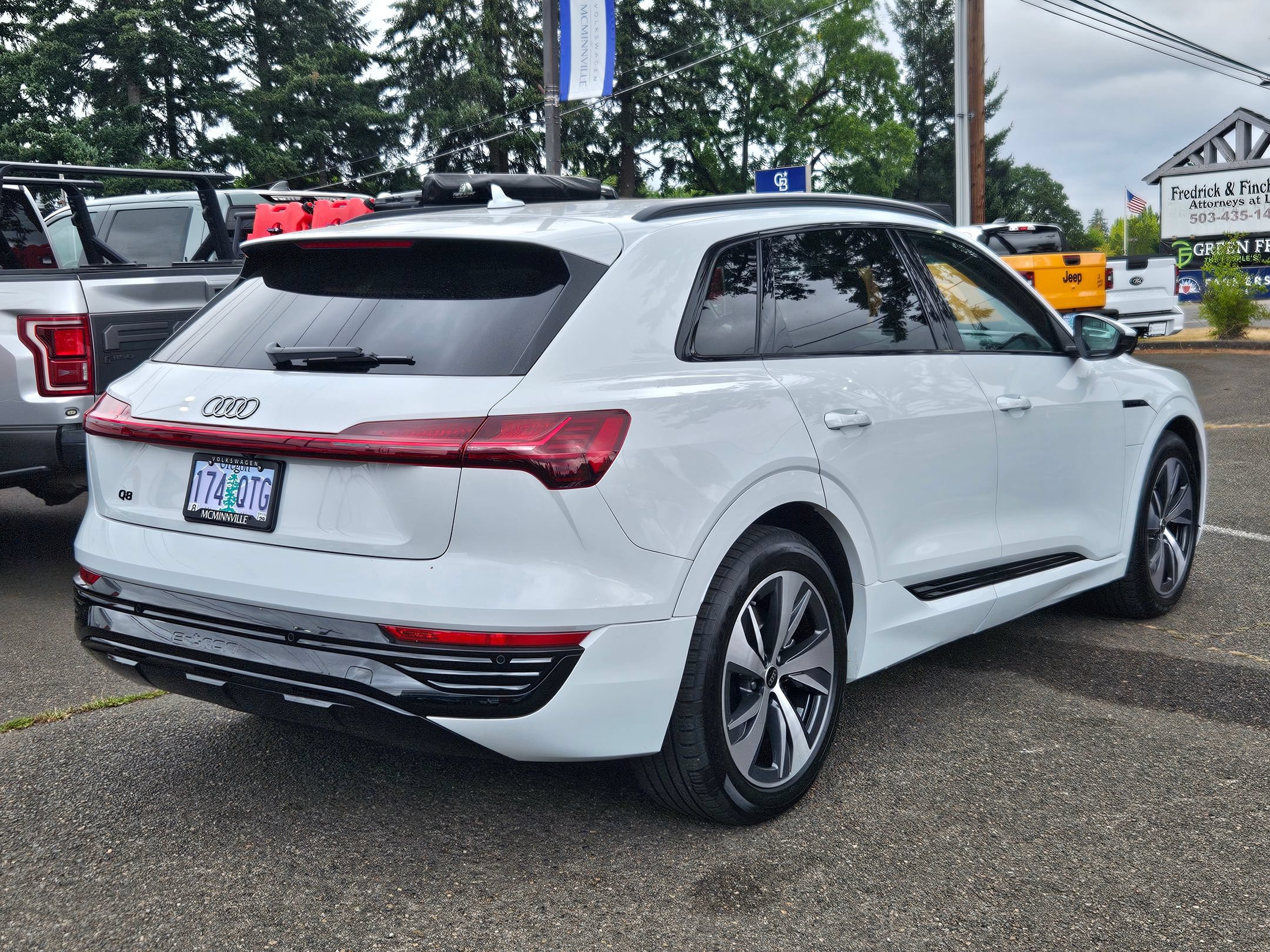 Used 2024 Audi Q8 e-tron Premium Plus AWD/4WD image 5