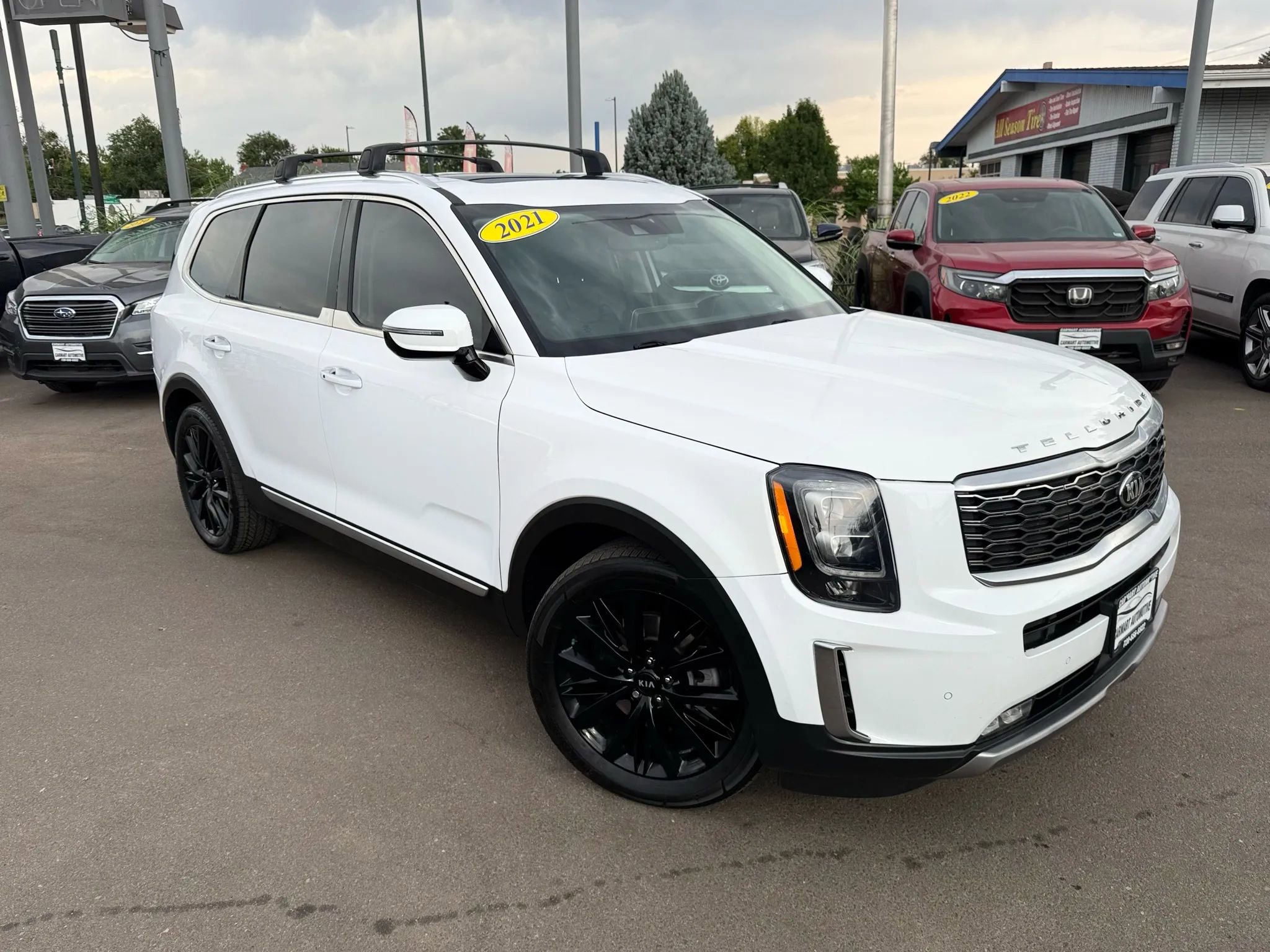 Used 2021 Kia Telluride SX w/ SX Prestige Package image 3