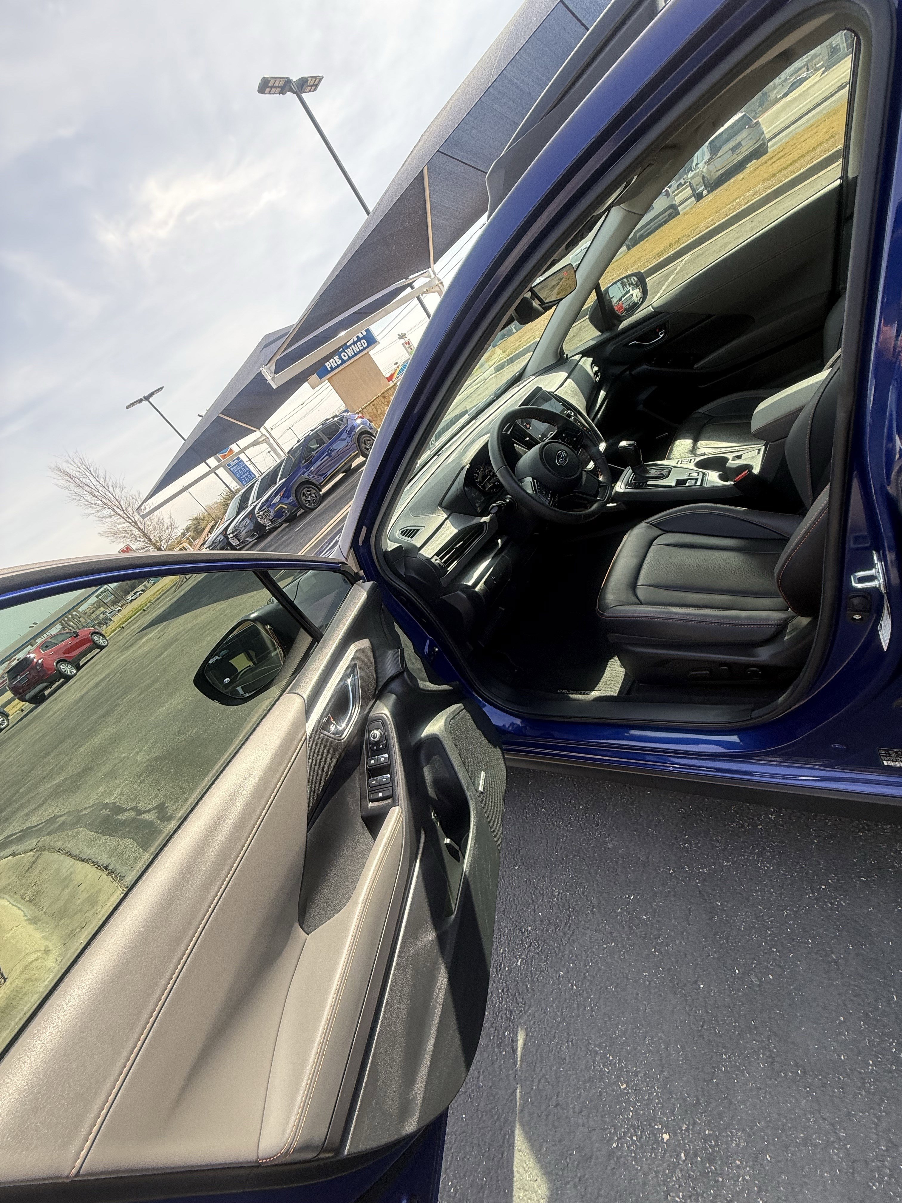 Used 2025 Subaru Crosstrek 2.5i Limited w/ Crosstrek Mirror Package image 16