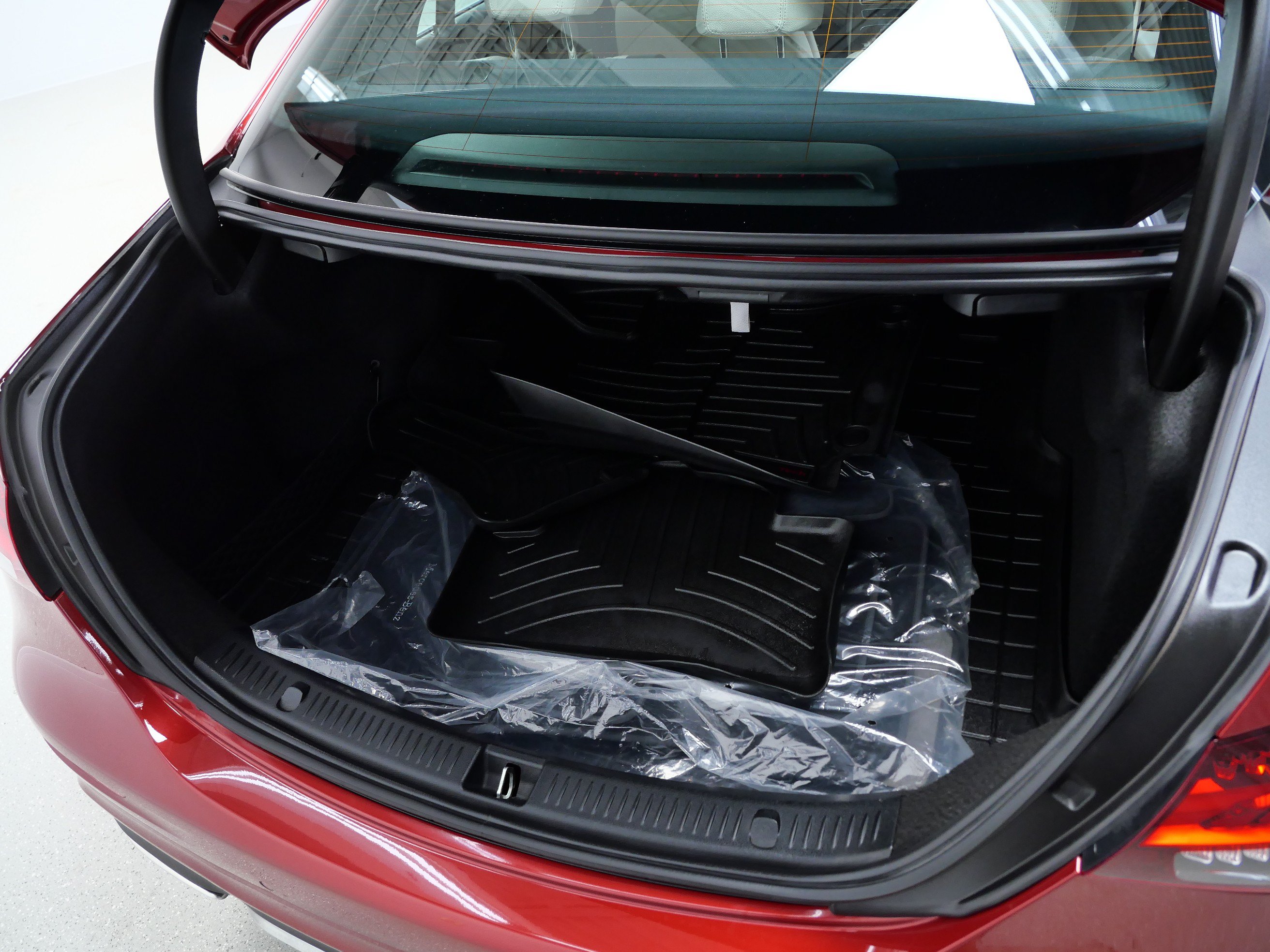 Used 2021 Mercedes-Benz E 350 4MATIC Sedan image 7