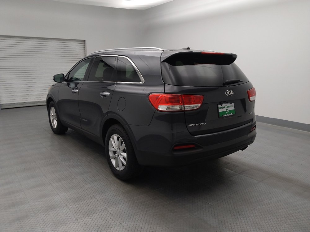 Used 2017 Kia Sorento LX image 5