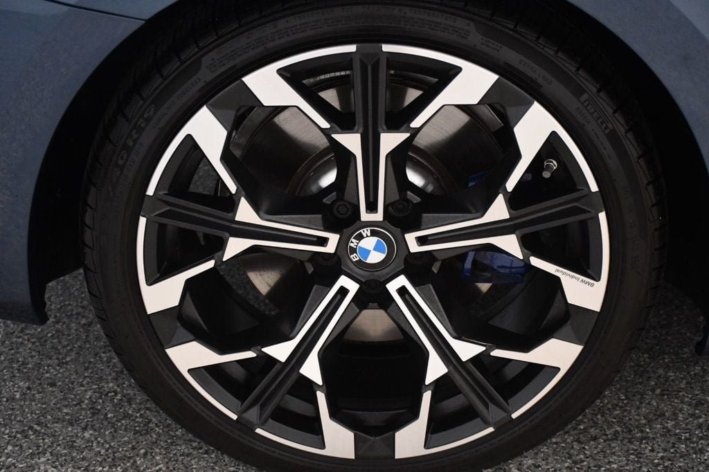 Used 2025 BMW M440i Convertible w/ Premium Package RWD image 27