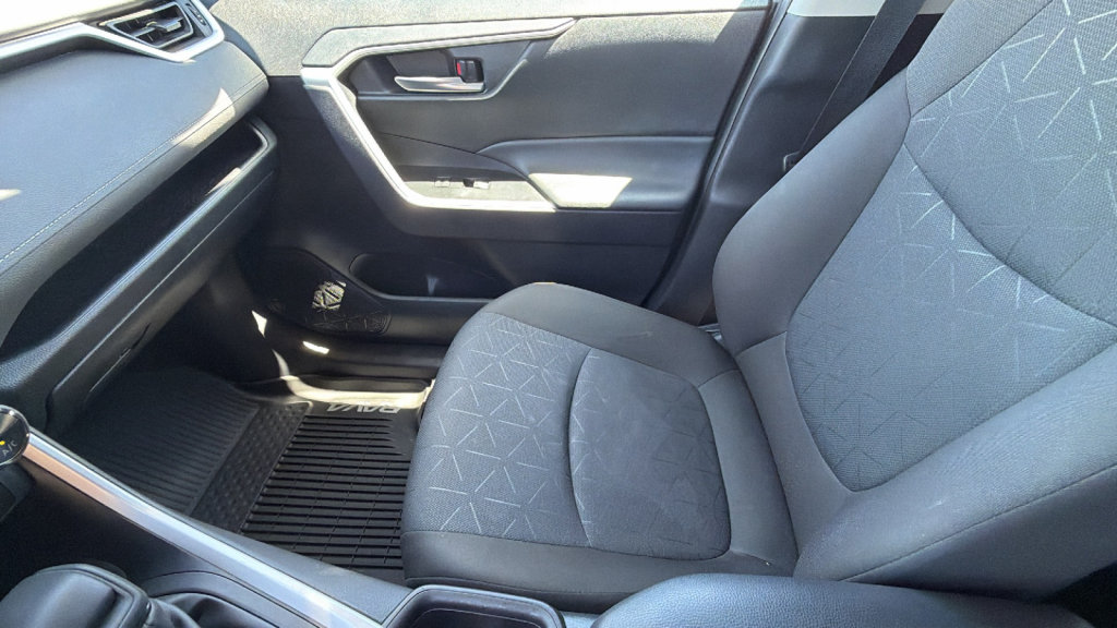 Certified 2025 Toyota RAV4 XLE AWD/4WD image 12