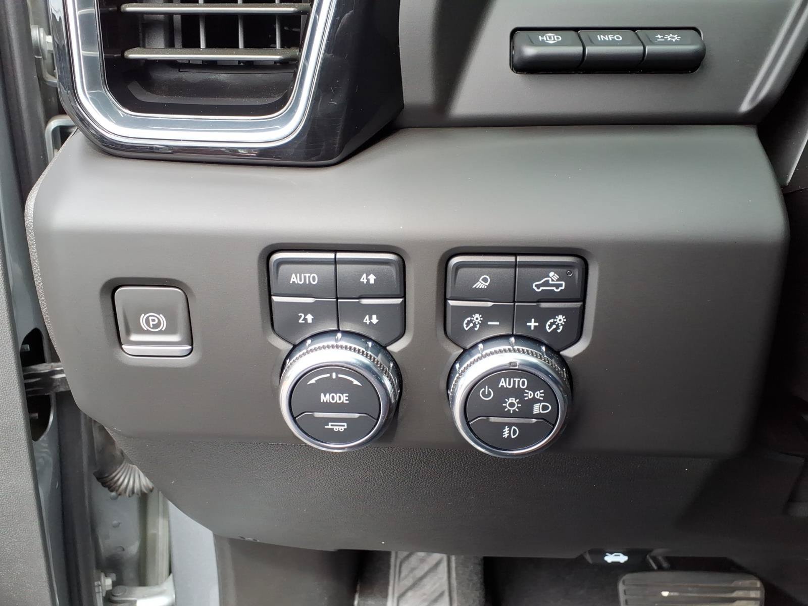 Used 2024 GMC Sierra 2500 Denali Ultimate AWD/4WD image 33