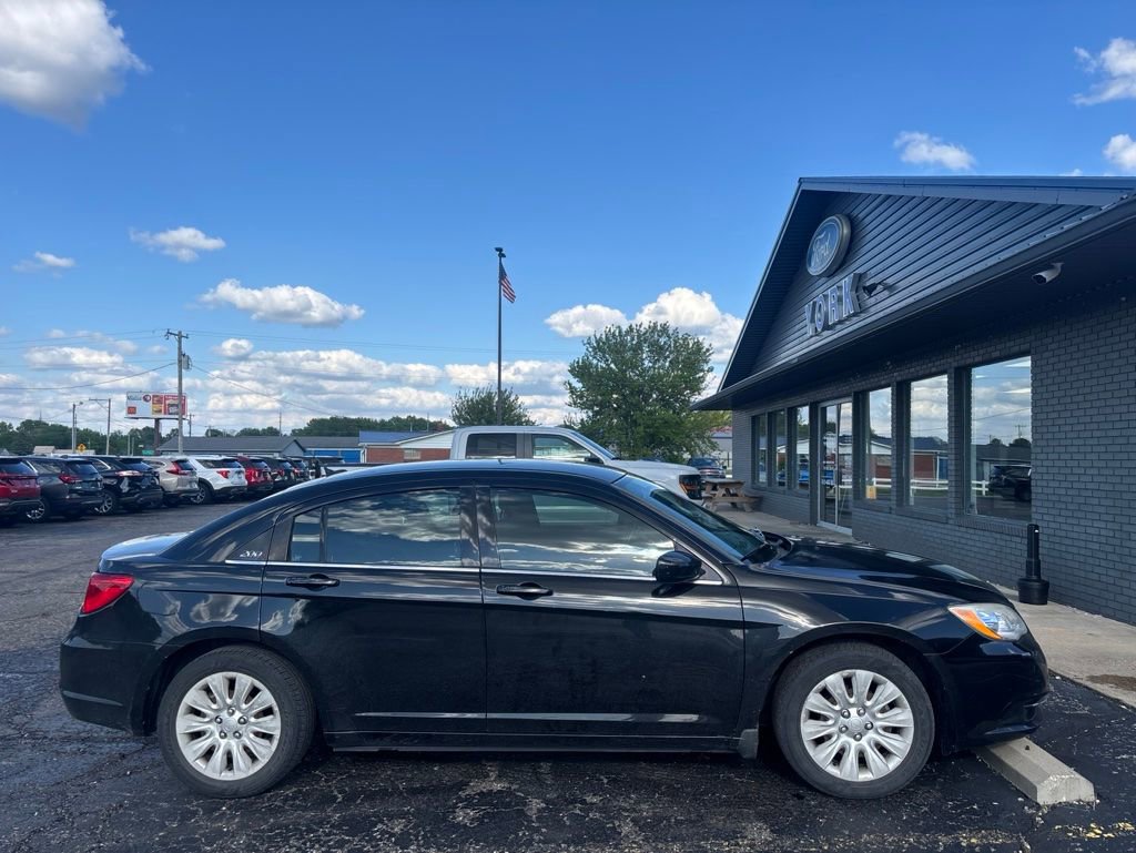 Used 2012 Chrysler 200 LX FWD image 4