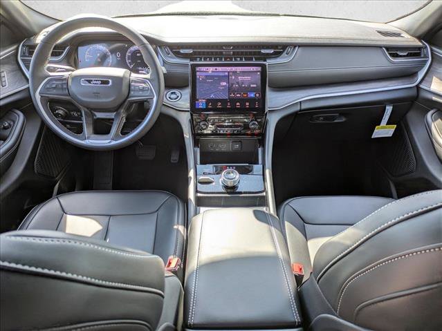 New 2025 Jeep Grand Cherokee L Limited w/ Black Appearance Package AWD/4WD image 15