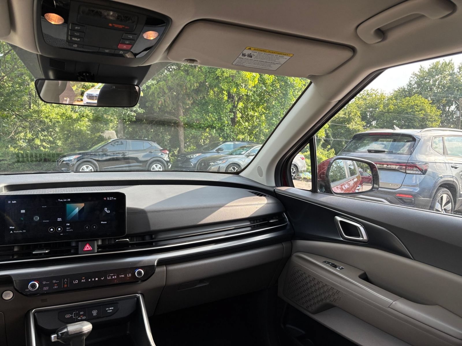 Used 2026 Kia Carnival FWD image 38