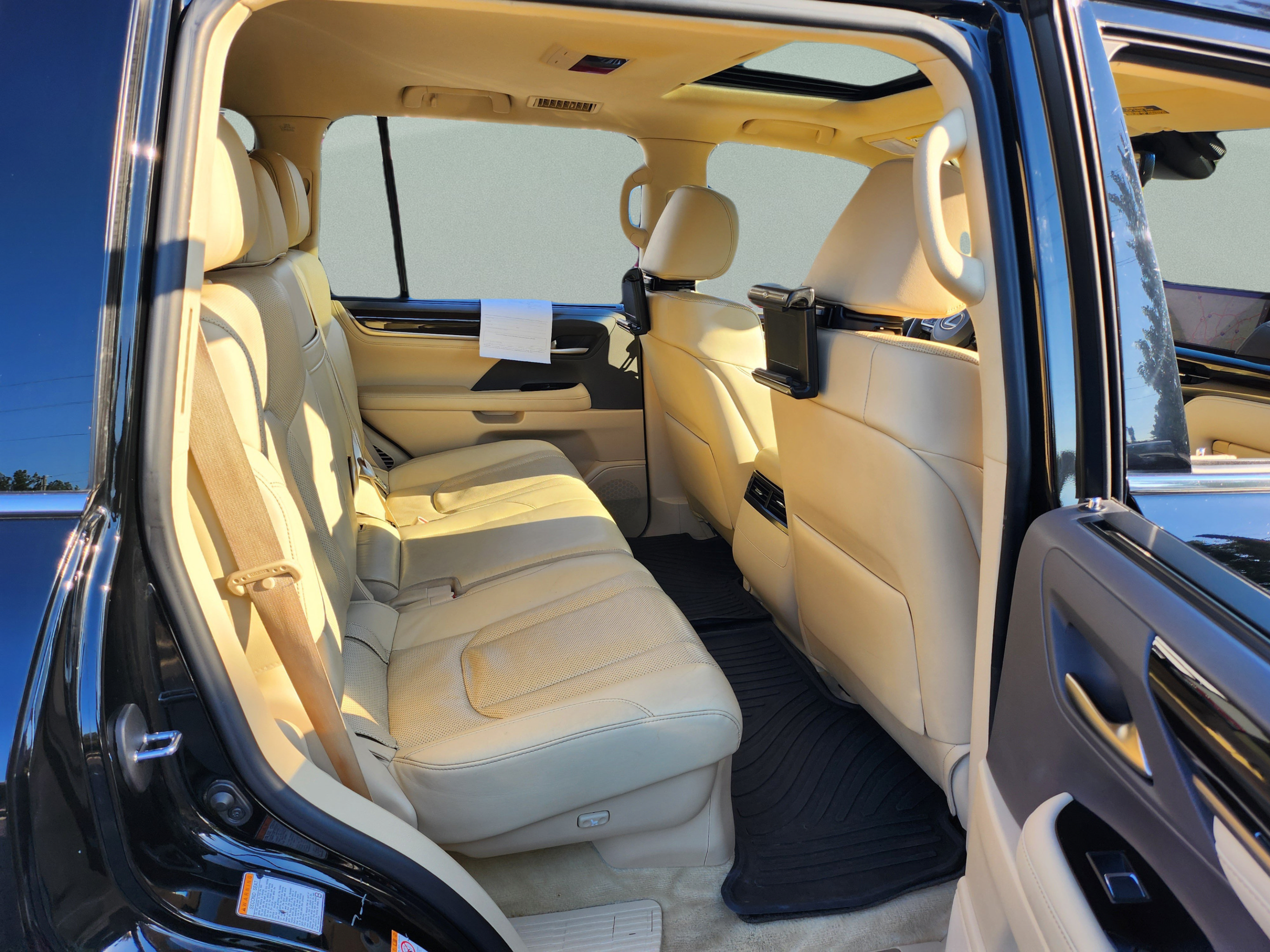Used 2018 Lexus LX 570 4WD image 26