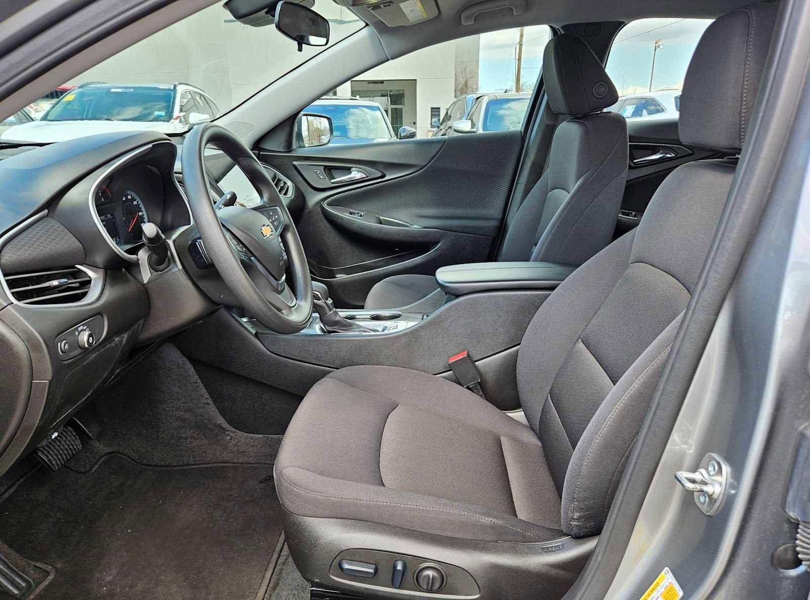 Used 2025 Chevrolet Malibu LT image 16