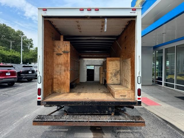 Used 2017 GMC Savana 3500 RWD image 11