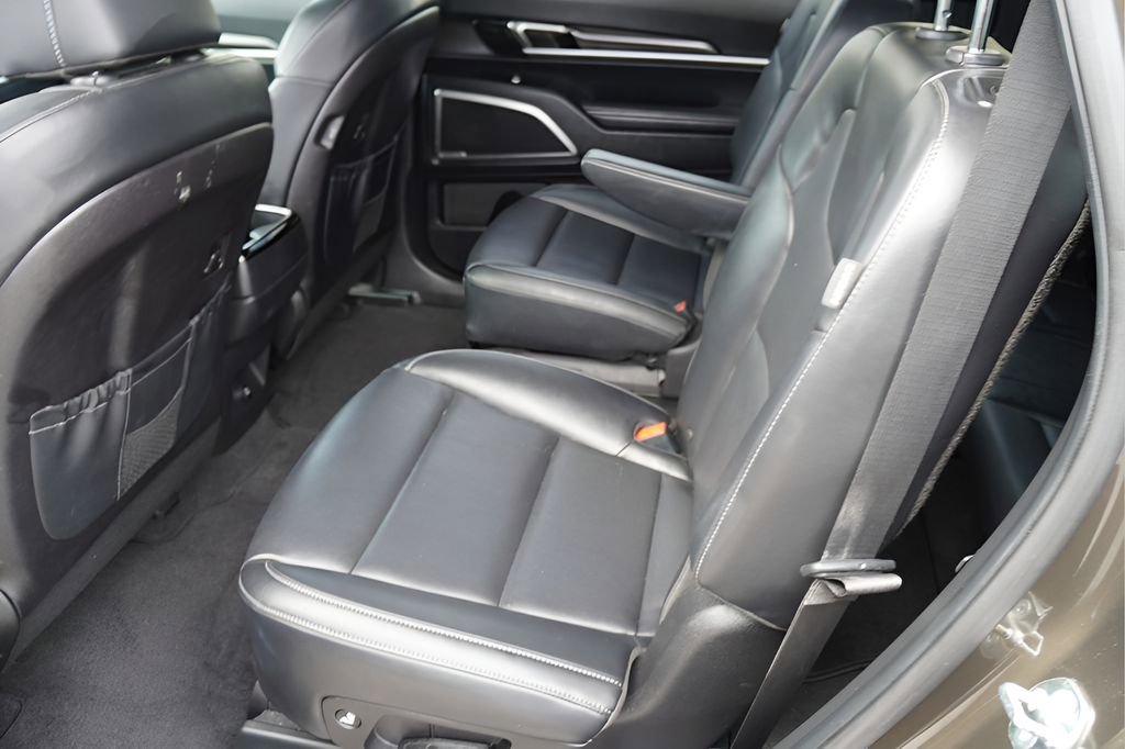 Used 2025 Kia Telluride S image 11