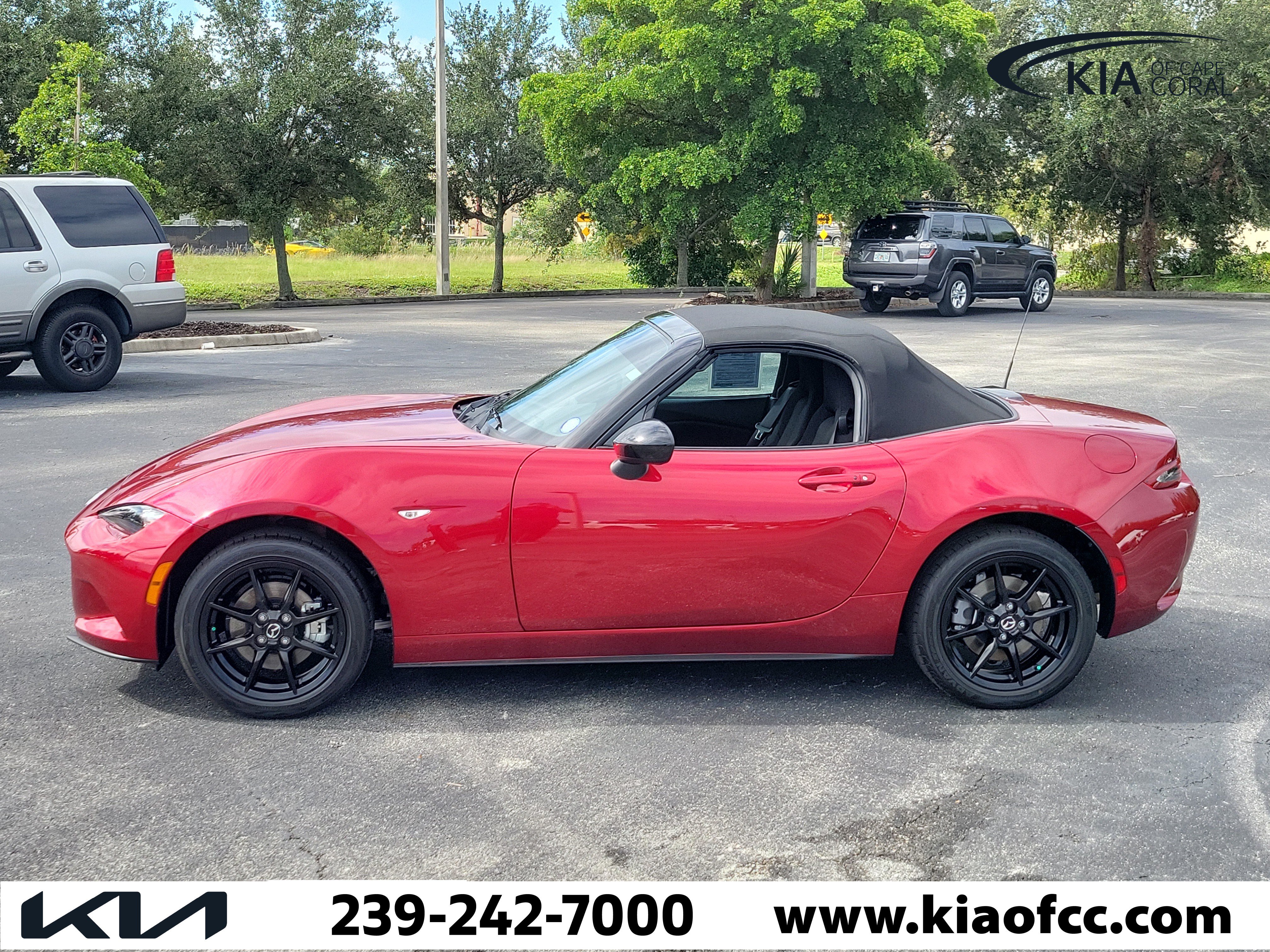 Used 2021 MAZDA MX-5 Miata Sport RWD image 4