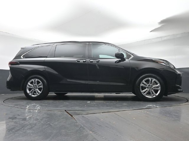 Used 2023 Toyota Sienna XSE w/ XSE Plus Package AWD/4WD image 34