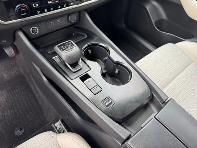 Used 2023 Nissan Rogue SV image 20