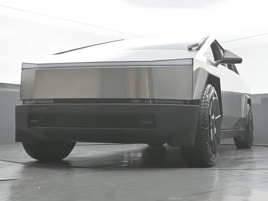Used 2024 Tesla Cybertruck AWD Crew Cab image 45