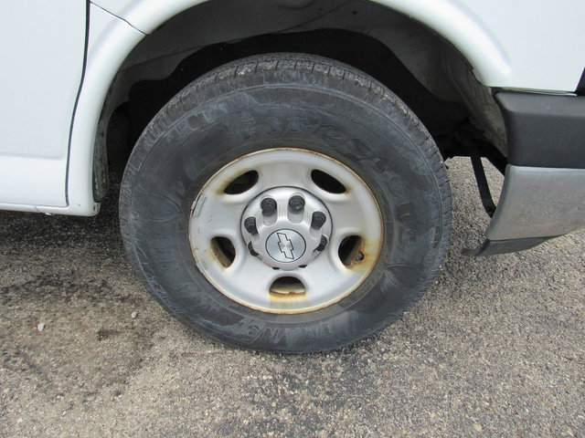 Used 2015 Chevrolet Express 2500 RWD image 10