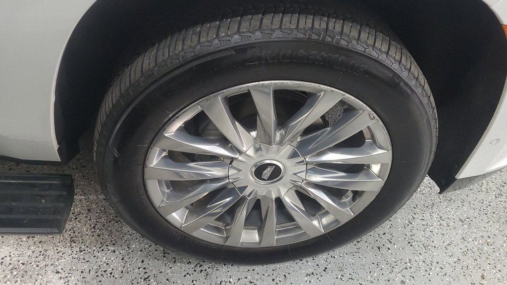 Used 2023 Cadillac Escalade Premium Luxury w/ Performance Package image 22