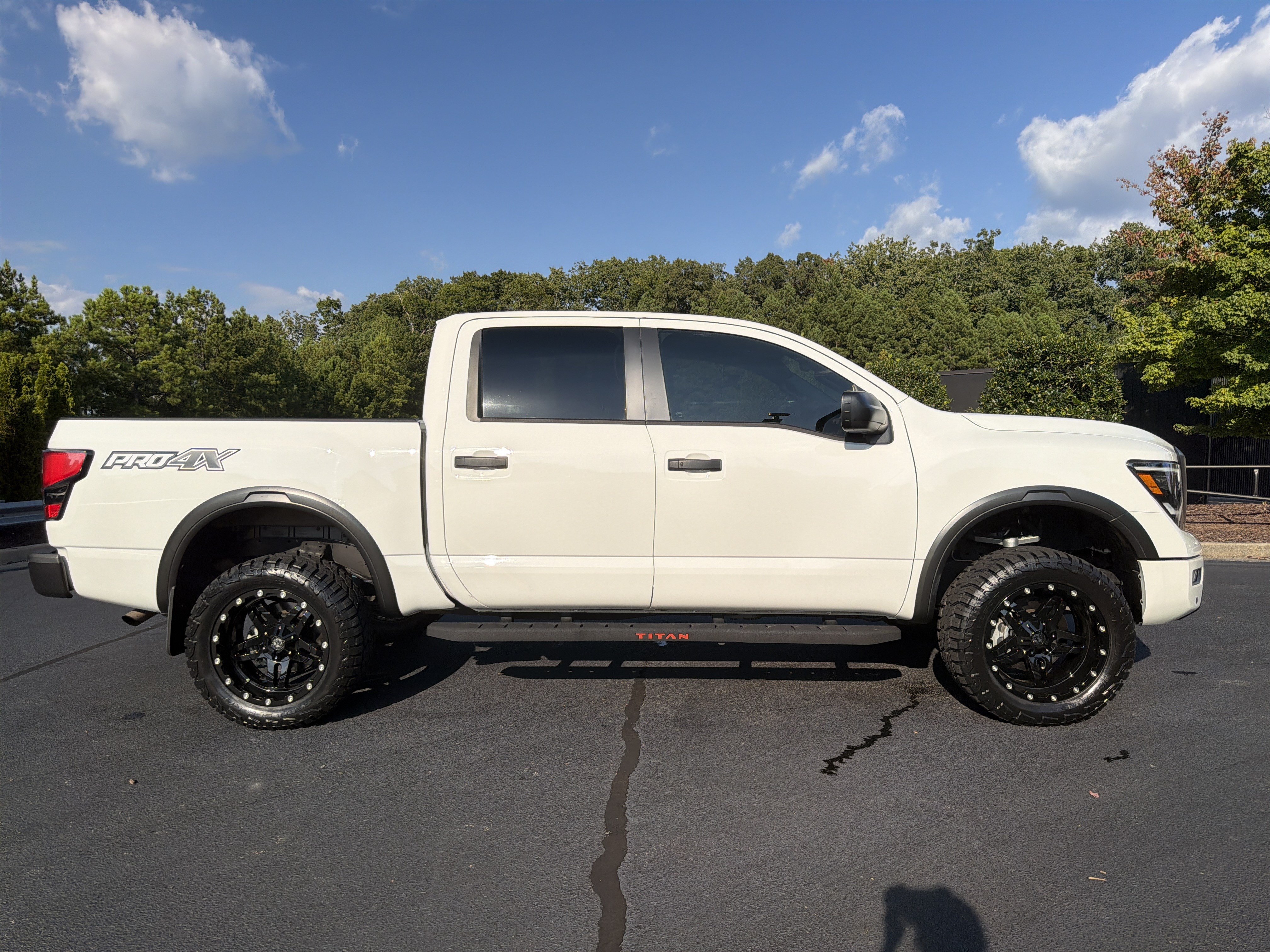 Used 2023 Nissan Titan PRO-4X w/ Pro-4x Utility Package AWD/4WD image 5