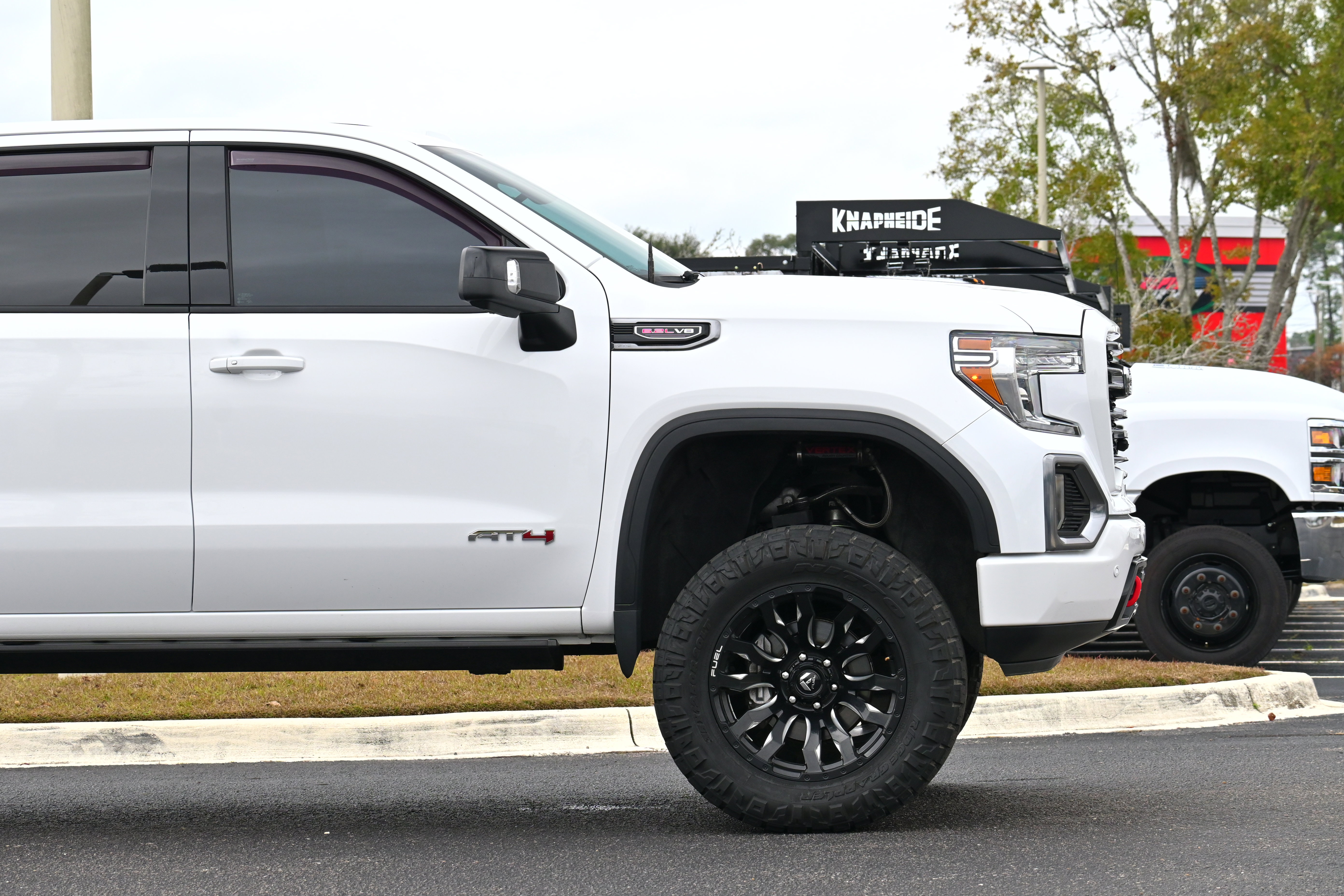 Used 2020 GMC Sierra 1500 AT4 w/ AT4 Premium Package image 6
