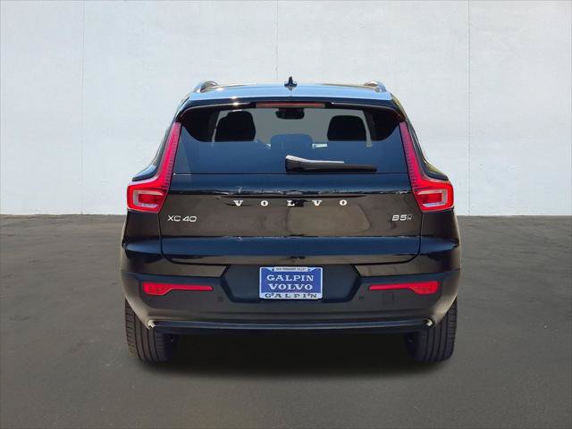 Certified 2024 Volvo XC40 B5 Core w/ Protection Package Premier AWD/4WD image 6