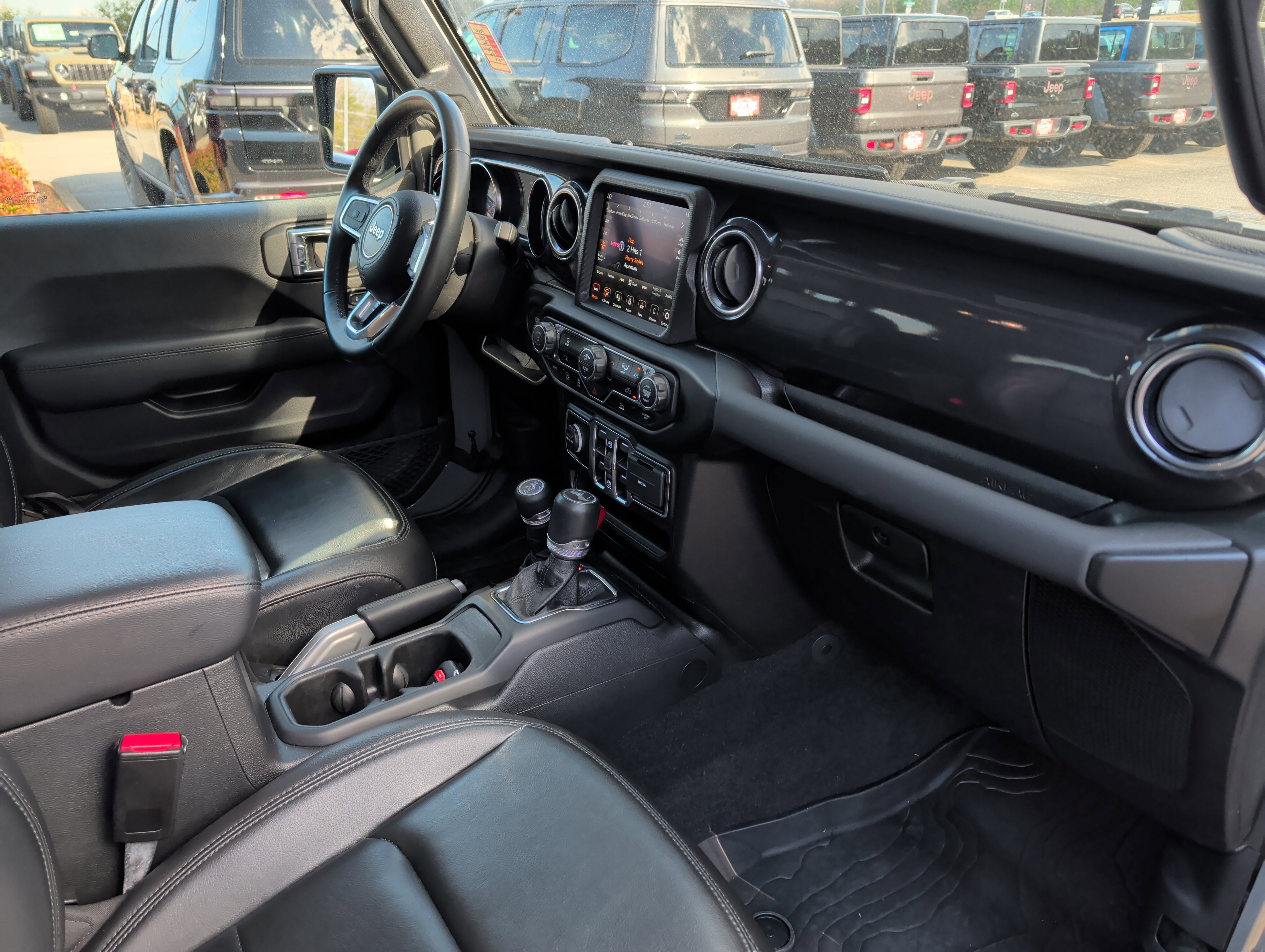 Used 2021 Jeep Wrangler Unlimited Sahara image 24