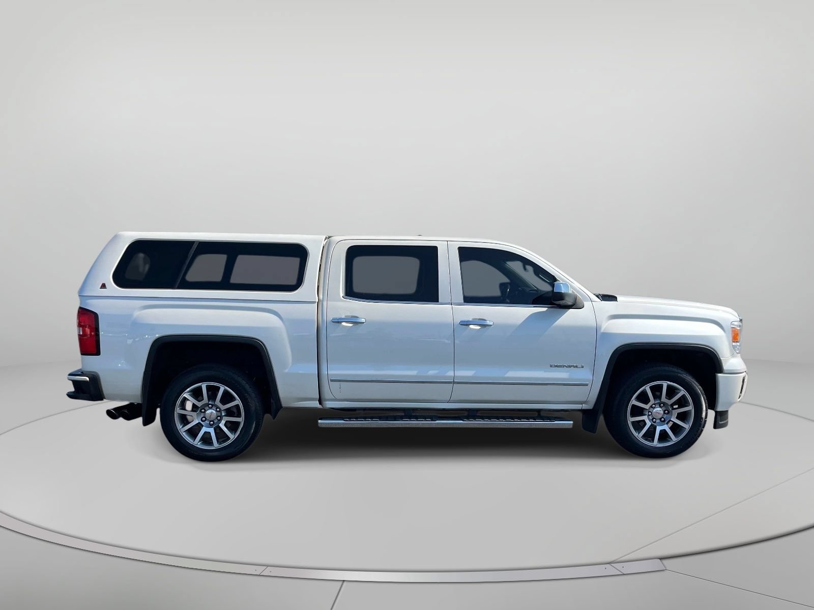 Used 2015 GMC Sierra 1500 Denali AWD/4WD image 2