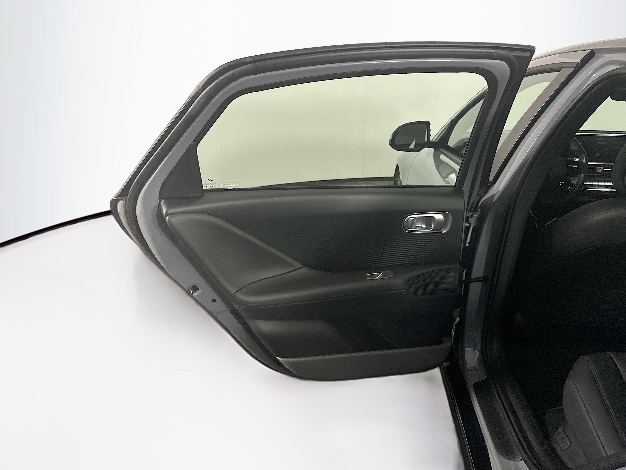 Used 2023 Hyundai Ioniq 6 SEL RWD image 26