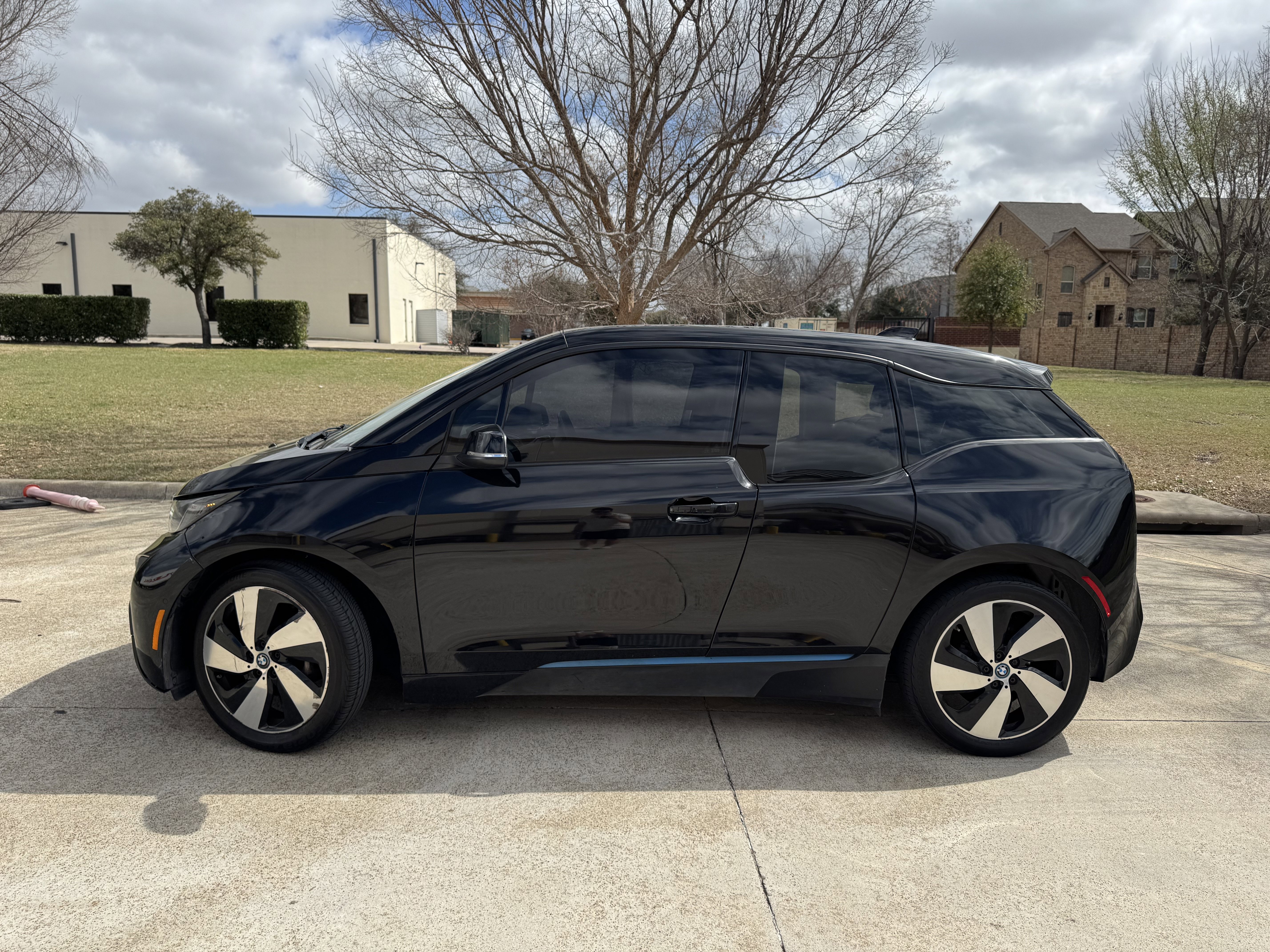 Used 2017 BMW i3 w/ Range Extender image 2