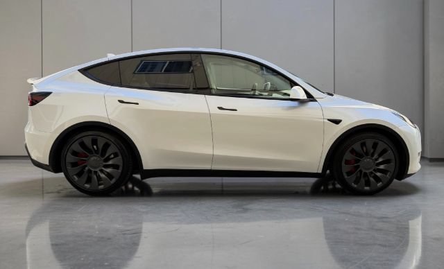 Used 2023 Tesla Model Y Performance AWD/4WD image 8