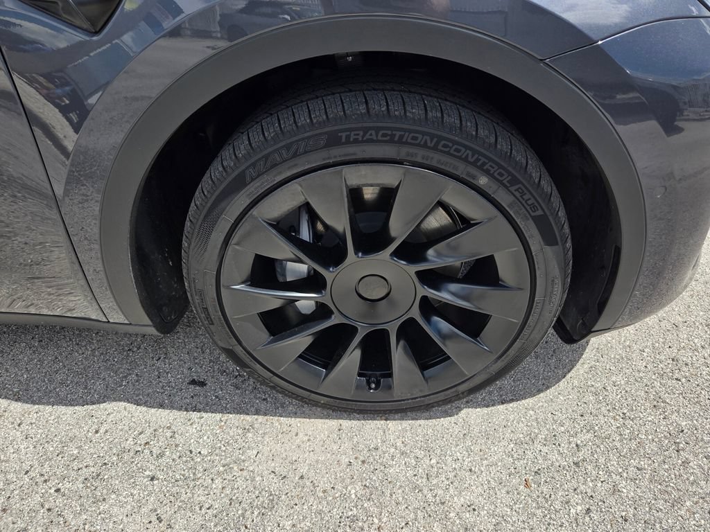 Used 2022 Tesla Model Y Long Range AWD/4WD image 20