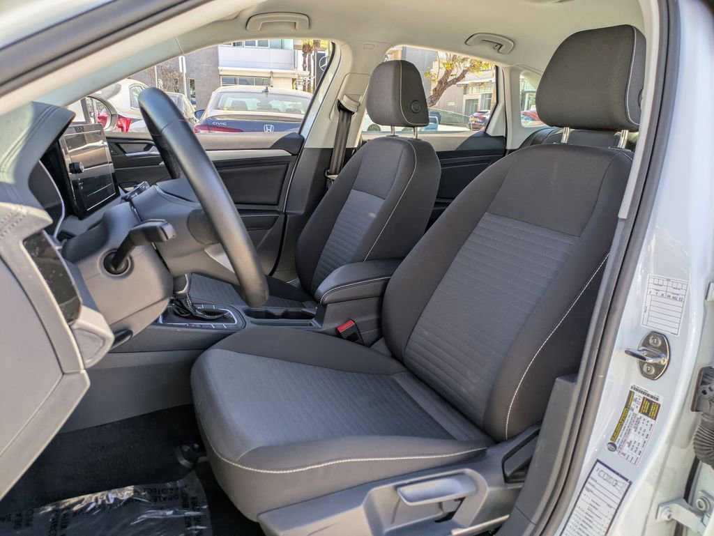 Used 2025 Volkswagen Jetta S image 23