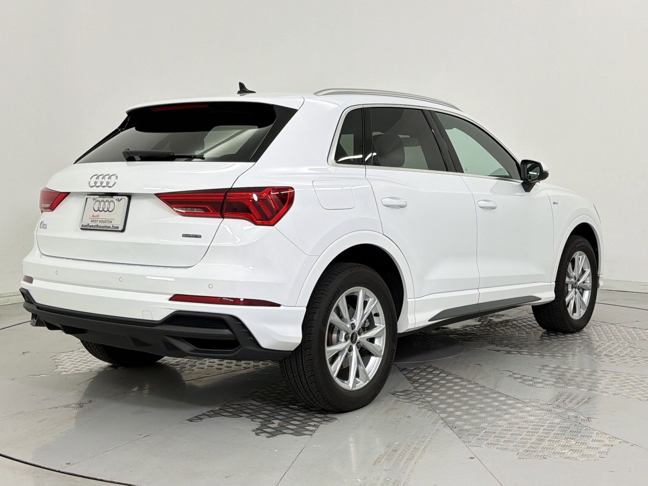 Certified 2025 Audi Q3 2.0T Premium w/ Convenience Package image 9