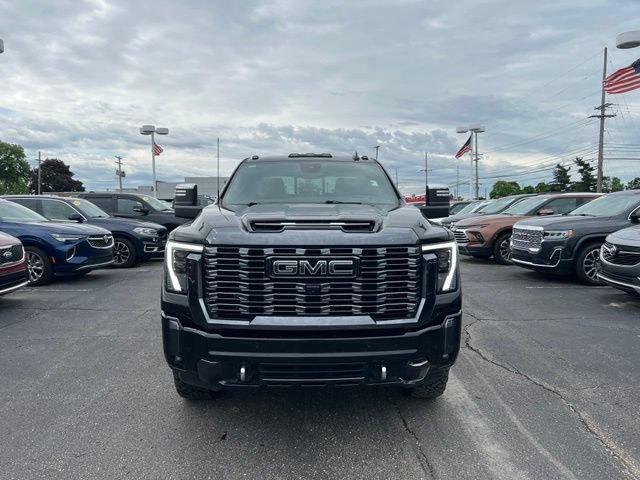 Used 2024 GMC Sierra 3500 Denali Ultimate AWD/4WD image 8