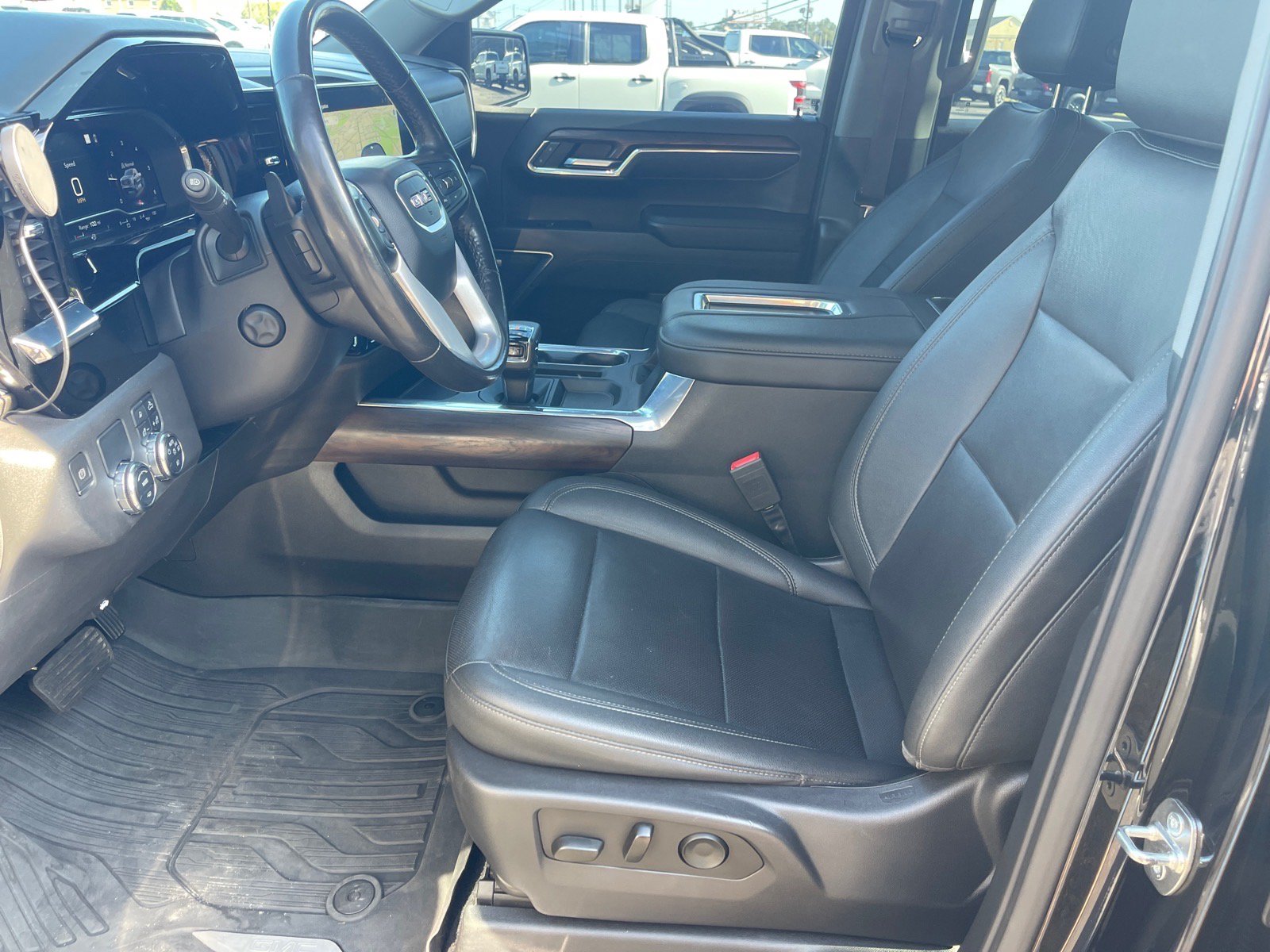 Used 2022 GMC Sierra 1500 SLT w/ SLT Premium Plus Package RWD image 10