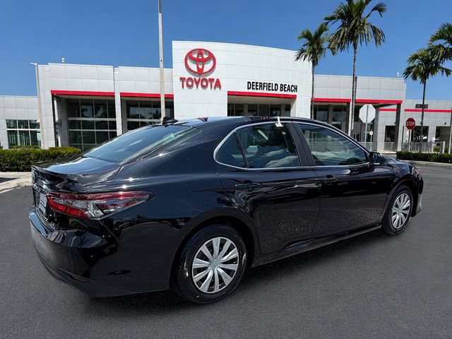 Used 2022 Toyota Camry LE FWD image 6