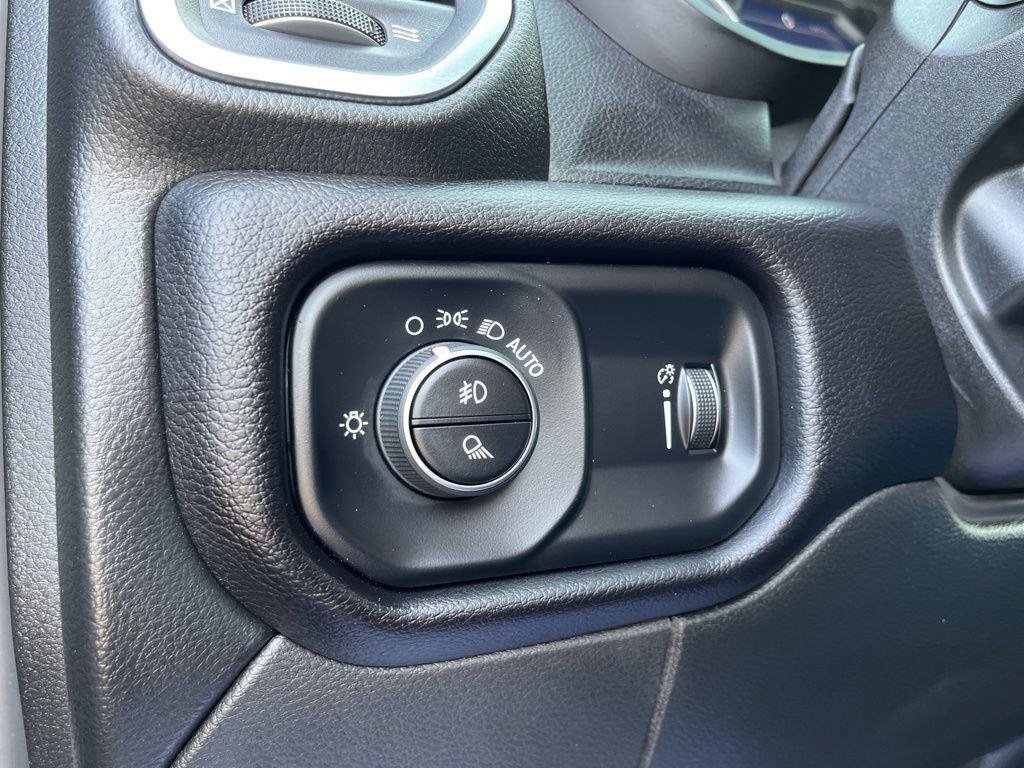 New 2025 RAM 2500 Big Horn AWD/4WD image 23