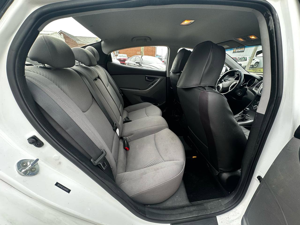 Used 2016 Hyundai Elantra SE image 11