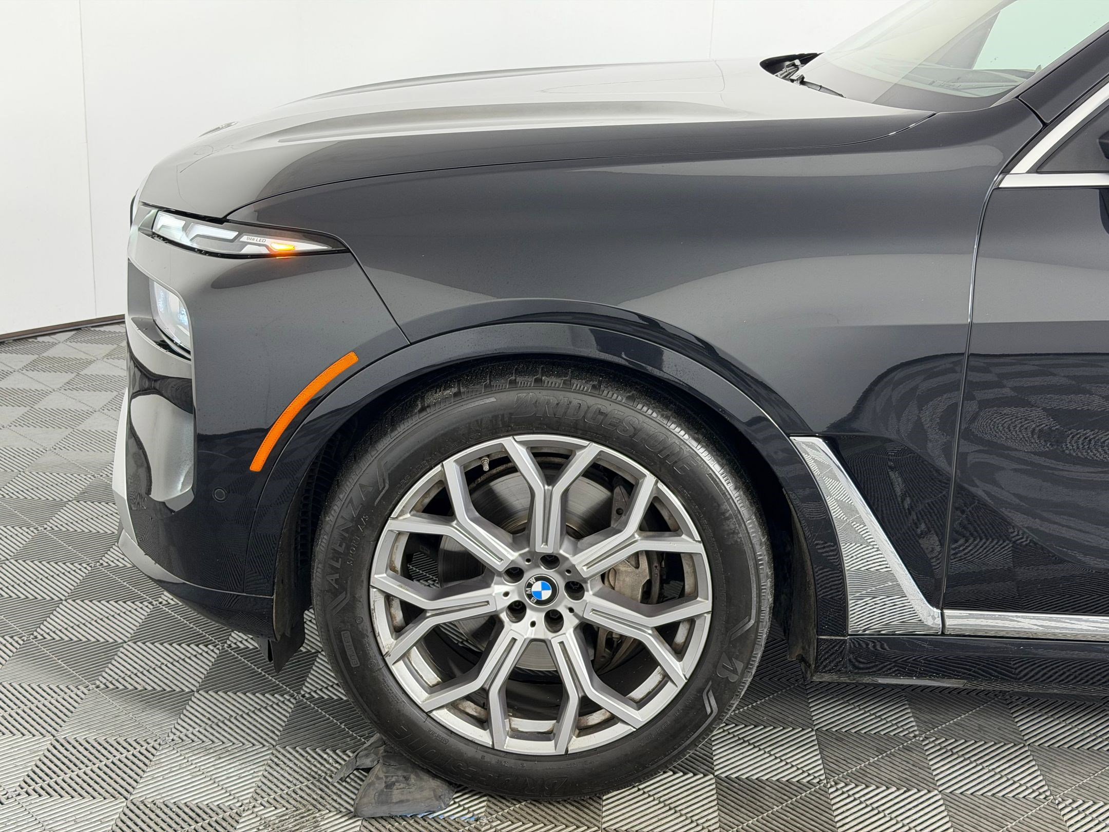 Used 2025 BMW X7 xDrive40i image 9